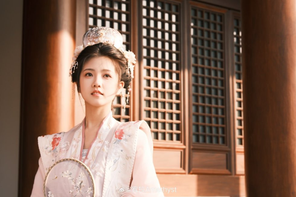 吐鲁番包养女大学生 吐鲁番包养女大学生